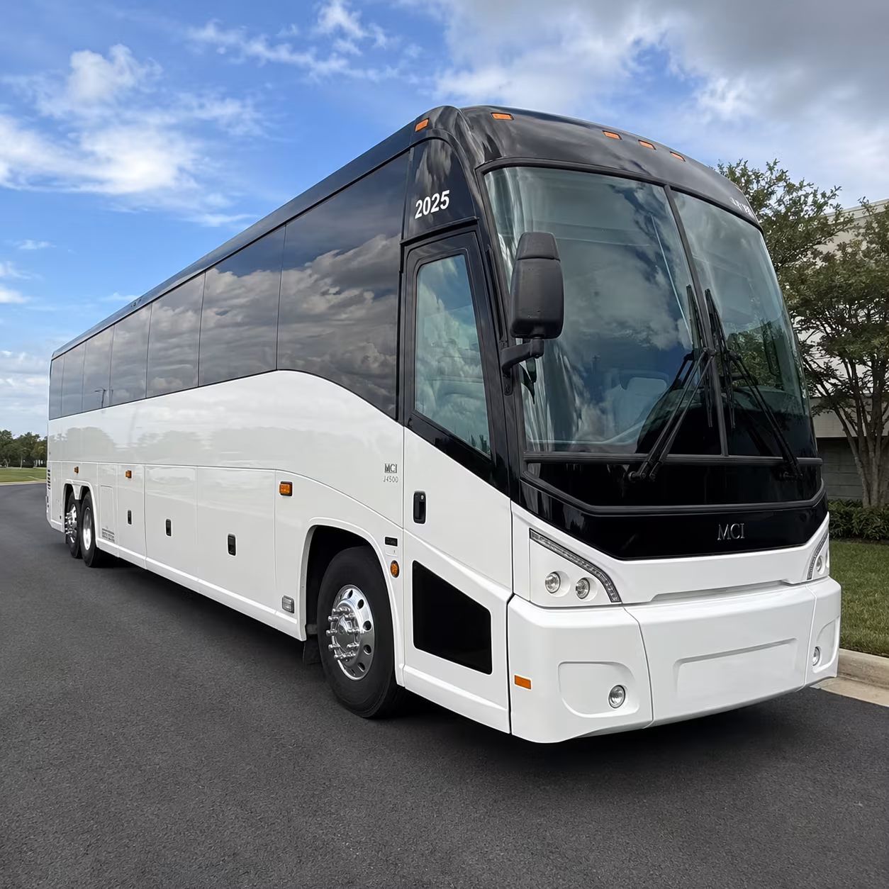 corporate airport transfer buses to and from ilm